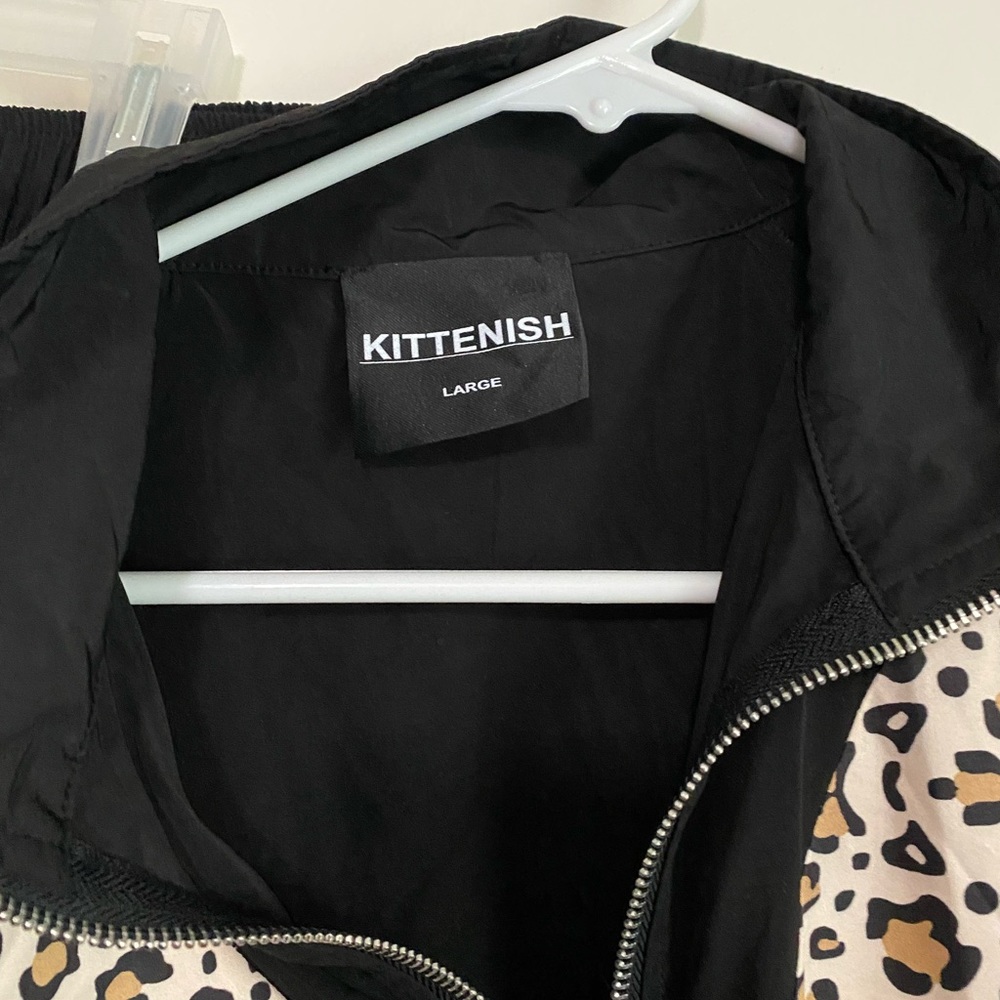 Kittenish leopard jogger set